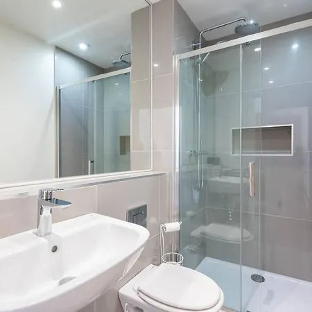 דירה Pass The Keys Luxurious Duplex With Parking יורק