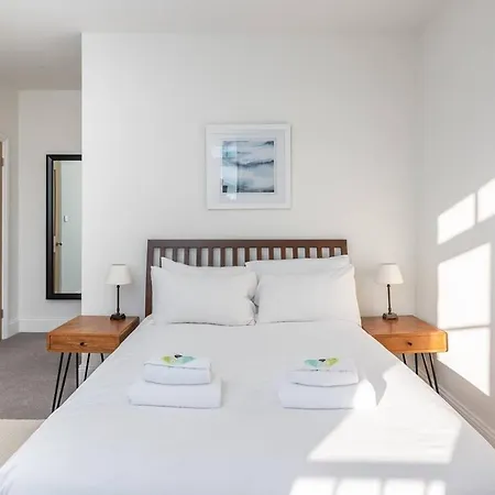 Apartamento 59 Blossom Street Luxurious, Duplex In With Parking - Pass The Keys