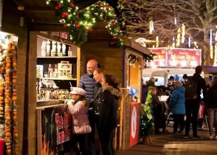 59 Blossom Street Luxurious, Duplex In With Parking - Pass The Keys Apartment York