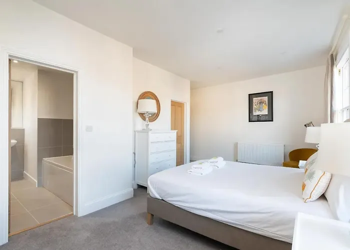 Apartment 59 Blossom Street Luxurious, Duplex In With Parking - Pass The Keys