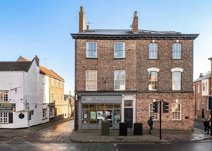 59 Blossom Street Luxurious, Duplex In With Parking - Pass The Keys Apartment York