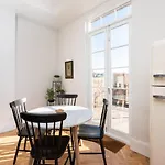 Апартаменты 59 Blossom Street Luxurious, Duplex In With Parking - Pass The Keys Йорк