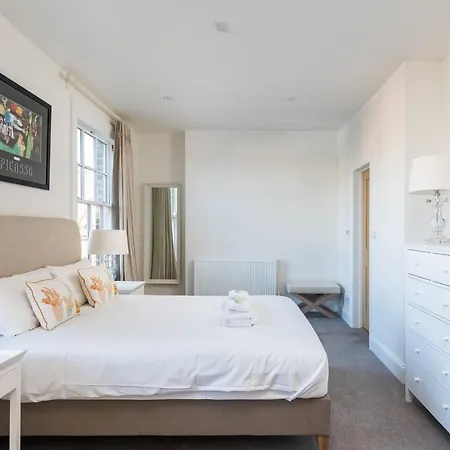 59 Blossom Street Luxurious, Duplex In With Parking - Pass The Keys Lägenhet *