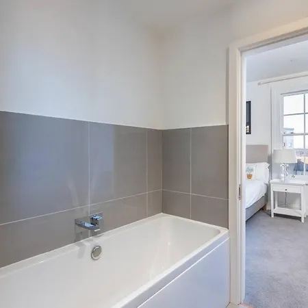 Apartamento 59 Blossom Street Luxurious, Duplex In With Parking - Pass The Keys York